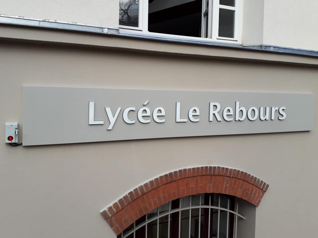 Au Bon Signe Parisien - Signalétique - Vitrophanies - Enseignes Enseignes et lettres - Au Bon Signe Parisien