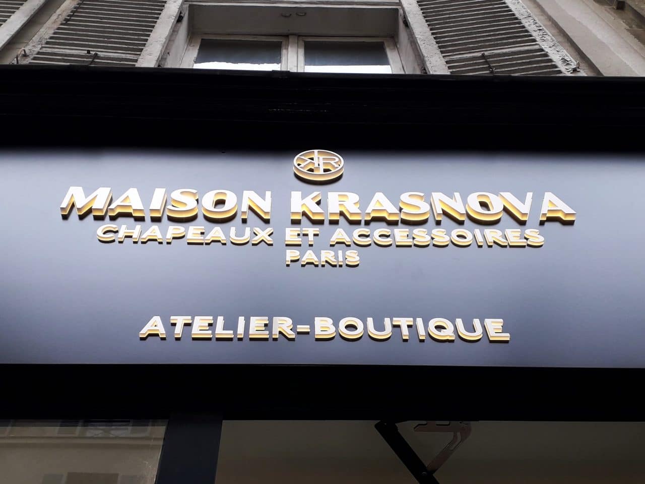 Au Bon Signe Parisien - Signalétique - Vitrophanies - Enseignes Enseignes et lettres - Au Bon Signe Parisien